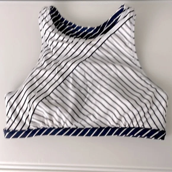 Athleta reversible swim top - Picture 3 of 4
